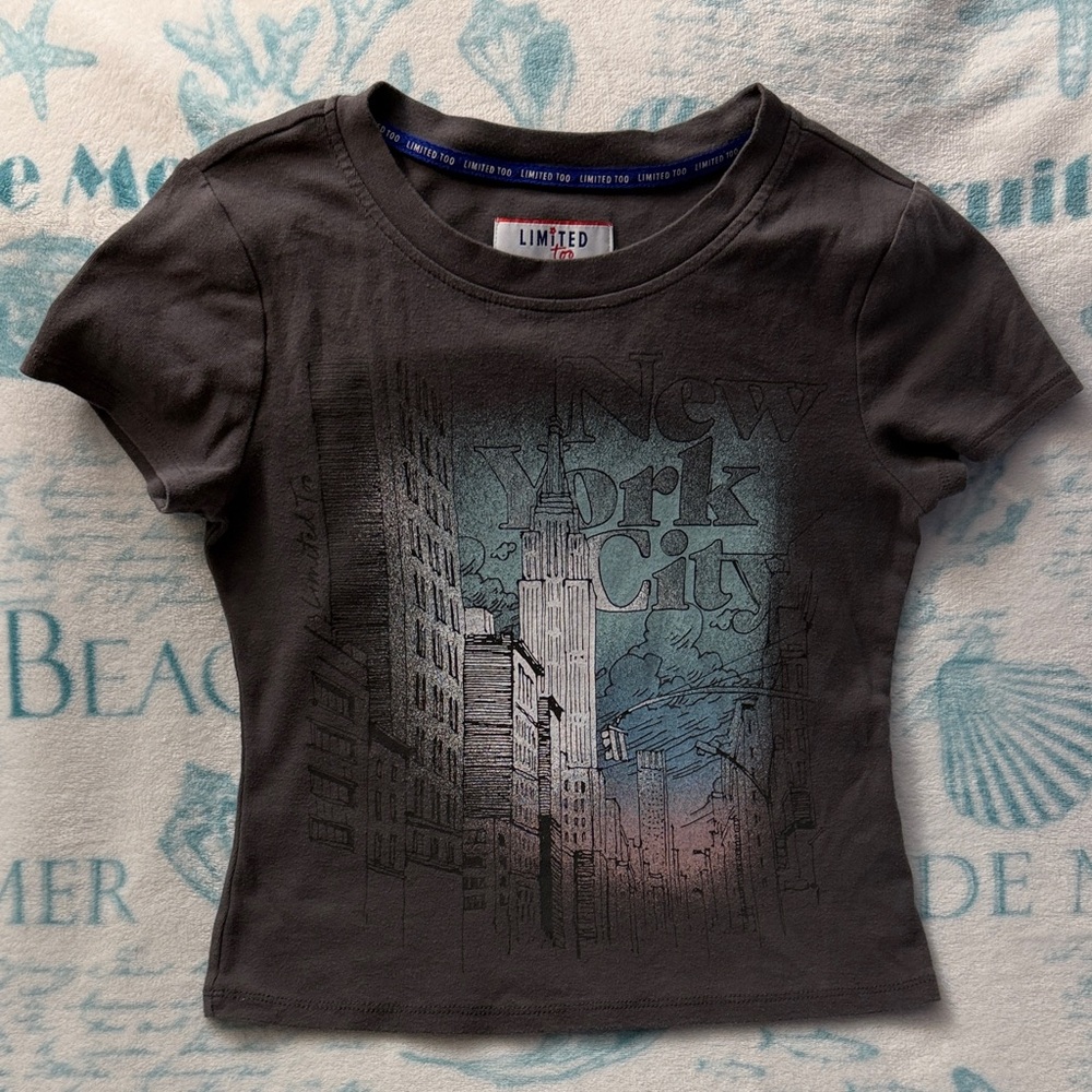 5️⃣ FOR 2️⃣0️⃣ SALE 🏷️ Limited Too Gray New York City Tee Size Girls L
